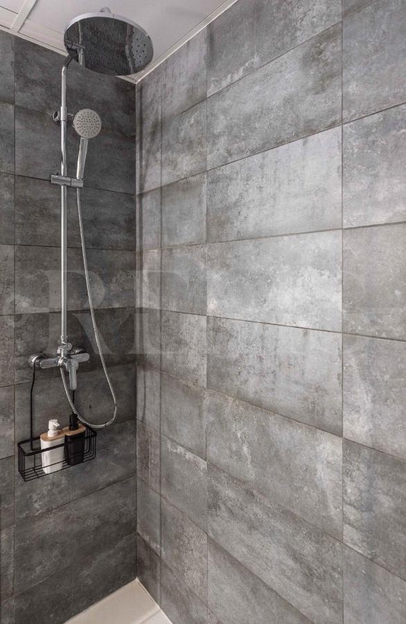 Stylish With Balcony & Parking Near The By Rems Apartment *