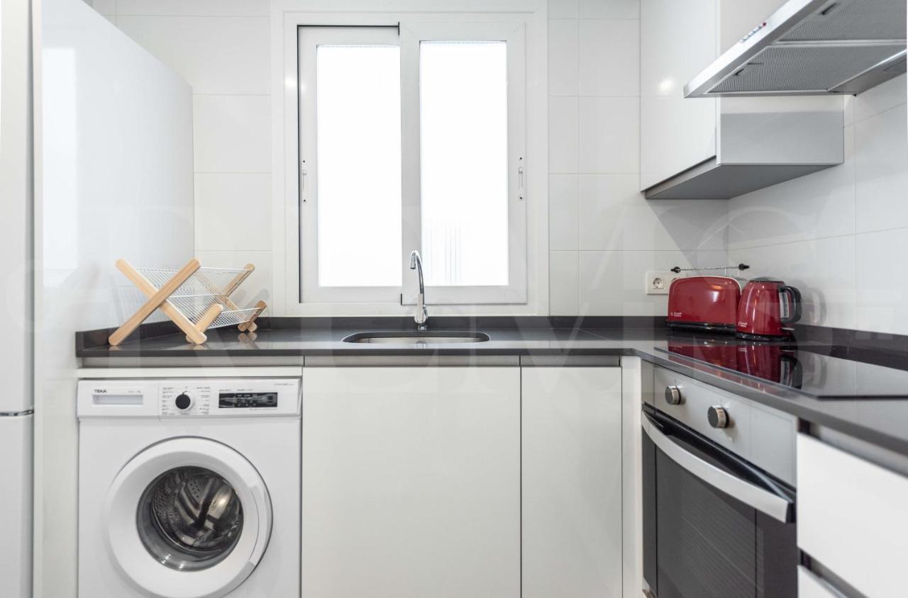Apartment Stylish With Balcony & Parking Near The By Rems *